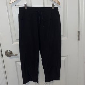 Lululemon cropped jogger